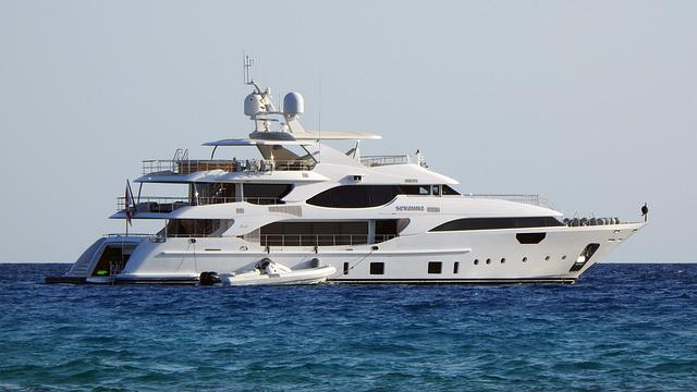 Luxury Yachts for rent