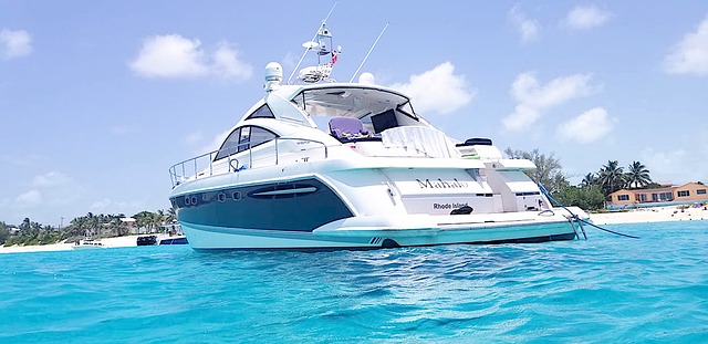 Rent a luxury Yacht